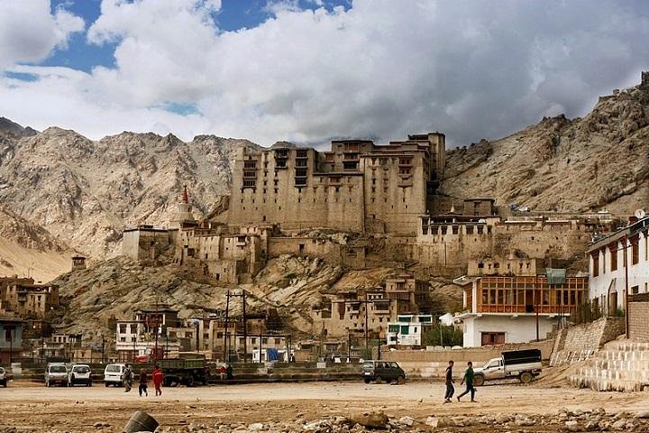 Ladakh-Tour-mountain